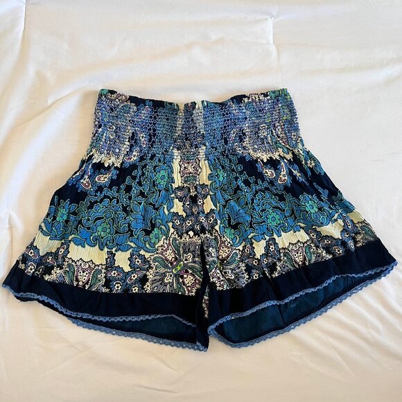 Patrons of Peace- High Waisted Boho Shorts - Picture 3 of 6